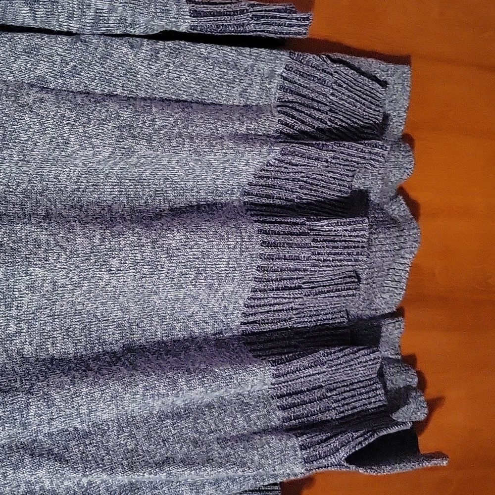 Sweater - Picture 3 of 3